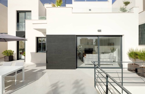 Polop House | Modern luxury villa in Polop - by Welcomely