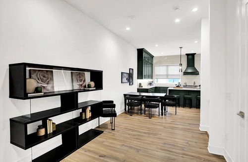 Lockerbie Square Condo | Modern Luxury | Fireplace | Rooftop Deck | Near DT