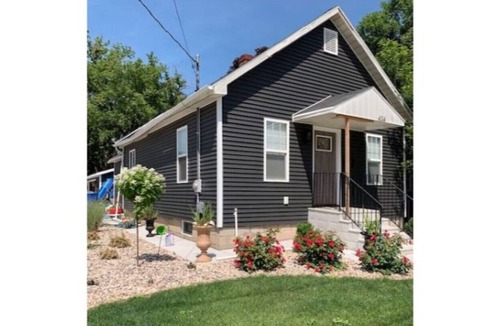 Menasha House | Modern luxury fully furnished 4 Bdrm executive home. Long or Short Term rental