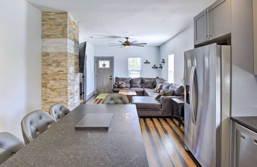 Menasha House | Modern luxury fully furnished 4 Bdrm executive home. Long or Short Term rental
