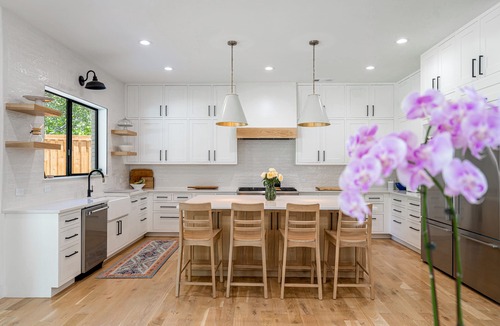 Richardson House | Modern Luxury Home on .5 Acres 30 Min. from FIFA WORLD CUP Stadium - sleeps 15!