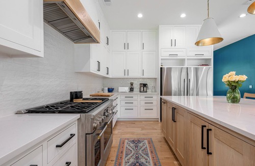 Richardson House | Modern Luxury Home on .5 Acres 30 Min. from FIFA WORLD CUP Stadium - sleeps 15!