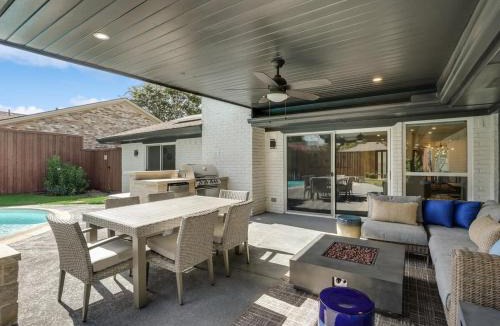 Plano House | Modern Luxury Home Pool Oasis & Backyard Retreat