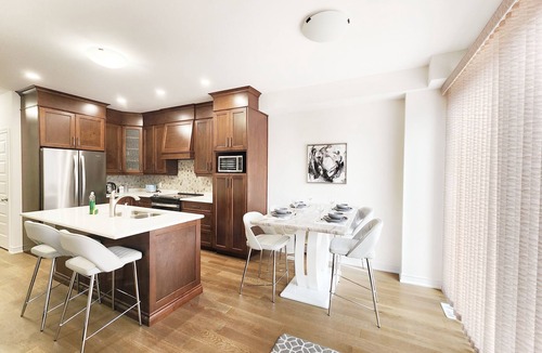 Pelham House | Modern Luxury Home with Backyard