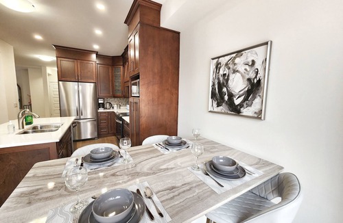 Pelham House | Modern Luxury Home with Backyard