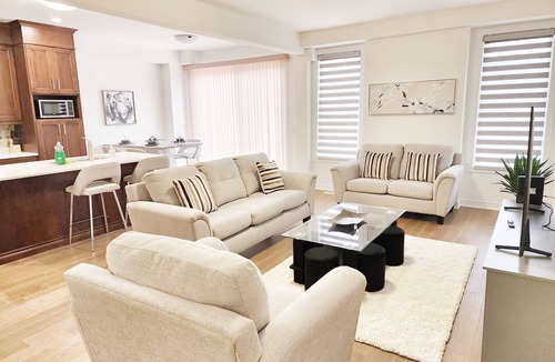 Pelham House | Modern Luxury Home with Backyard