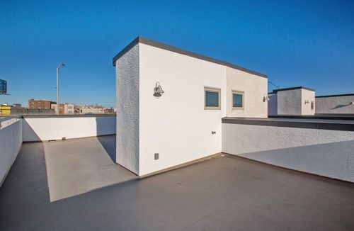 Northern Liberties House | MODERN LUXURY! Huge! Free Private Garage! Roofdeck!