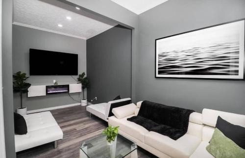 Tremont House | Modern Luxury in Tremont - 6Bed 3bath Fee parking