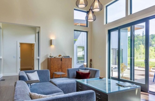 McMinnville House | Modern Luxury in Wine Country