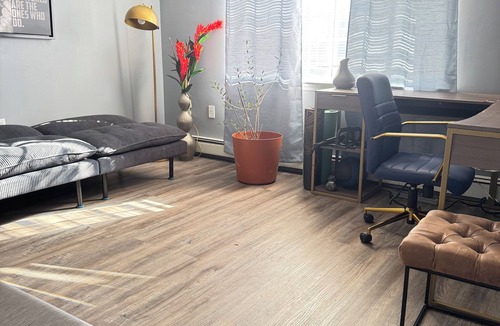 Getty Square House | Modern Luxury Loft with Artful Vibes