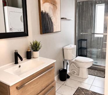 Old East Dallas Apartment | Modern Luxury - Lower Greenville FIFA READY!