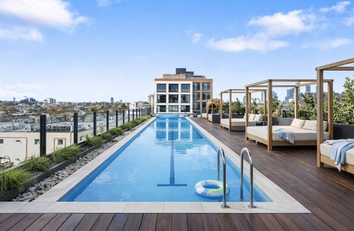 Collingwood Apartment | Modern, Luxury Oasis