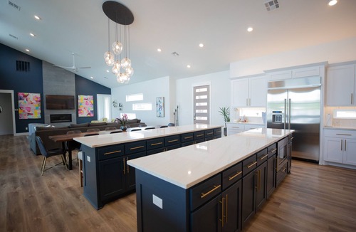 Malakoff House | Modern Luxury on Cedar Creek Lake, Private Pool!