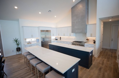 Malakoff House | Modern Luxury on Cedar Creek Lake, Private Pool!