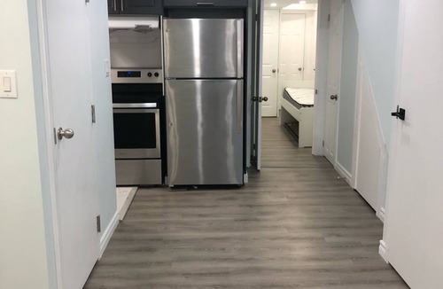 Norval Apartment | Modern Luxury Private Suite | 1+Den 1.5 Bath Parking