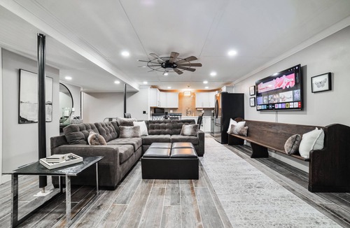Jackson House | Modern Luxury Stay | Fast WiFi | Bunk Room