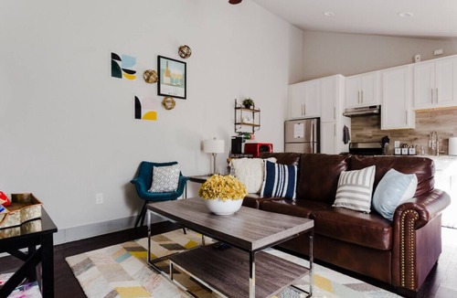 Blackshear-Prospect Hill House | MODERN & LUXURY STAY in Austin, Mins to Downtown!