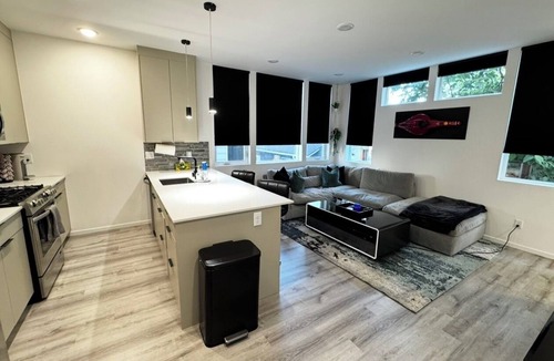 North Beacon Hill House | Modern Luxury Townhome+Rooftop Deck