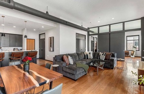 West Des Moines Condo | Modern Luxury West Des Moines Condo