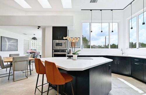 Austin Lake Estates House | Modern Luxury w/Zen garden - 5 min walk from Lake Austin