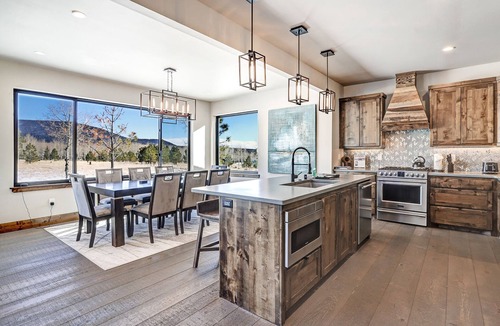 Angel Fire House | Modern Luxury | WiFi | Fire Pit | Alpenglow