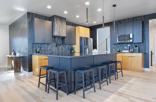 Longtown House | Modern Luxury with Panoramic Lake Views | Hot Tub