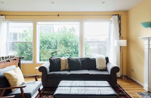 West Queen Anne House | Modern luxury with sunset views of the Puget Sound in historic Queen Anne