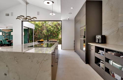 Brentwood House | Modern Manse in the Heart of Brentwood