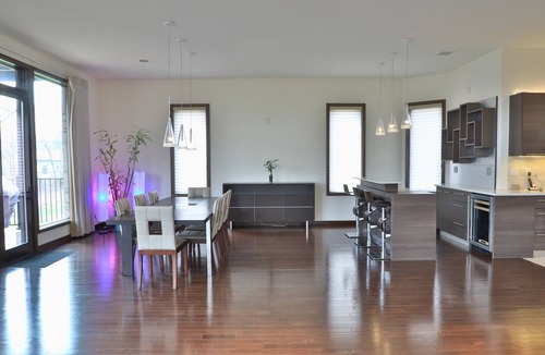 Town of Orangetown House | Modern Mansion Near NYC, Airports, Restaurants, Activities, Shopping & More!