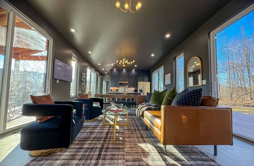 Little Valley Ski Chalet | Modern Maples-Ellicottville "ModPod"-5 min to town