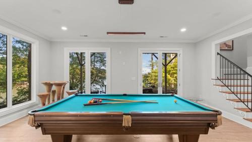 Denver House | Modern Masterpiece by AvantStay Waterfront Private Dock