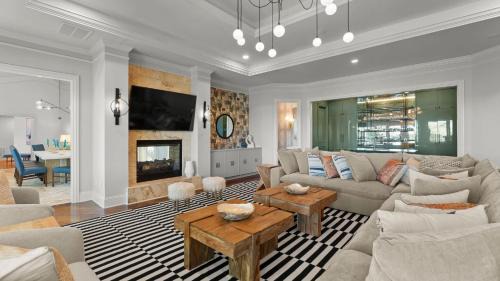 Denver House | Modern Masterpiece by AvantStay Waterfront Private Dock