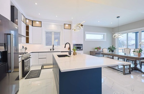 Niagara Falls Villa | Modern Masterpiece Luxury 6 Bedroom Home