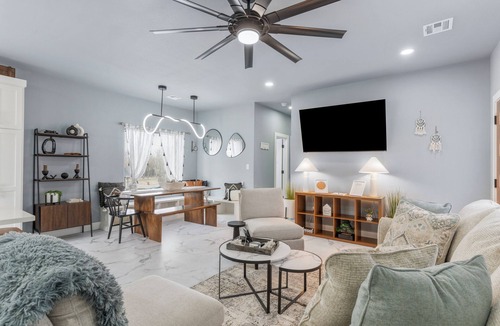 Tulsa House | Modern Masterpiece in Downtown Tulsa-Sleeps 6