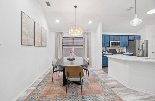 McKinney House | Modern Mckinney Stay 3br Sleeps 8, Near Downtown 3 Bedroom Home