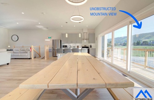 The Blue Mountains Ski Chalet | Modern Mega Lodge - 12 Bedrooms + Mountain View!