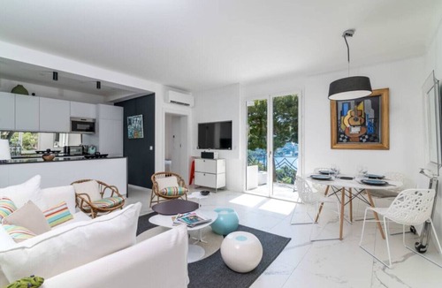 Eze Apartment | Modern Mera Apartment with a panoramic sea view