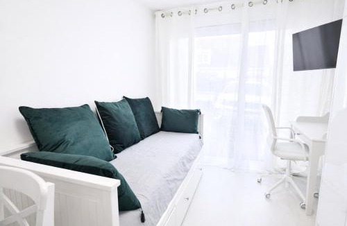 Chelles Apartment | Modern Mezzanine Loft - Paris & Disneyland - Free Parking Space