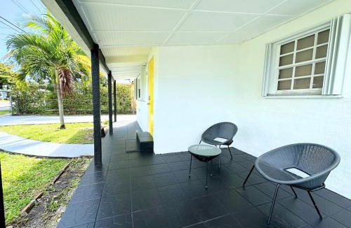 Miami Shores House | Modern Miami Family Cottage Beach 15 min