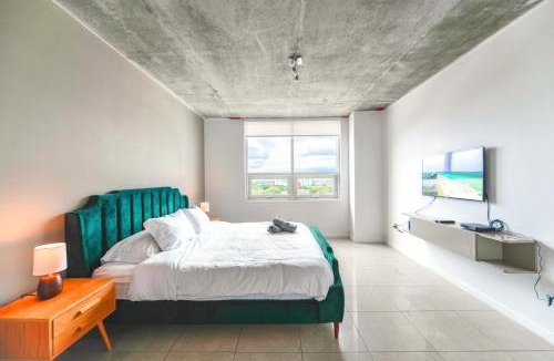 Midtown Apartment | Modern Midtown Gem - Walk to Everything