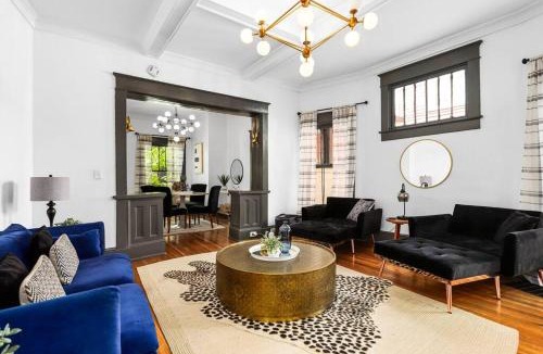 Midtown Apartment | Modern Midtown Getaway - Luxury Chic Unit ✧