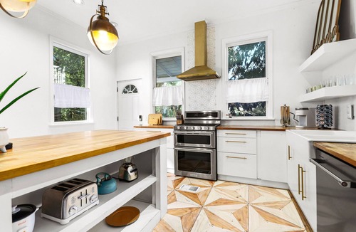 Midtown House | Modern Midtown Getaway - Luxury and Chic