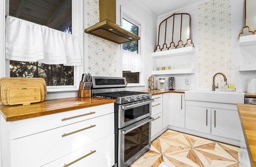 Midtown House | Modern Midtown Getaway - Luxury and Chic