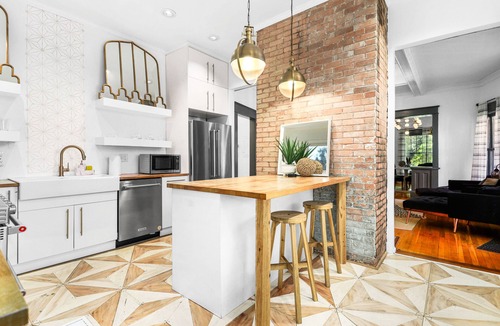 Midtown House | Modern Midtown Getaway - Luxury and Chic