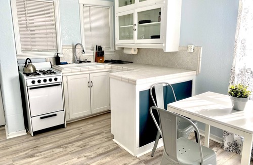 Midtown Sacramento Apartment | Modern Midtown Victorian Studio near Downtown!