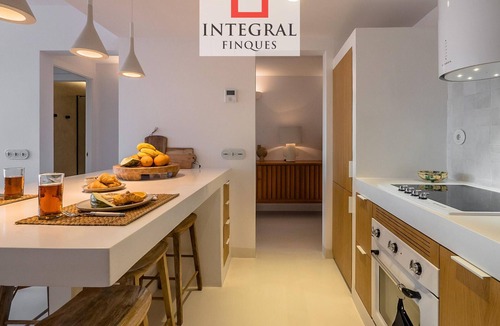 Palamos Apartment | Modern Minimalist Apartment in Palamós with Parking