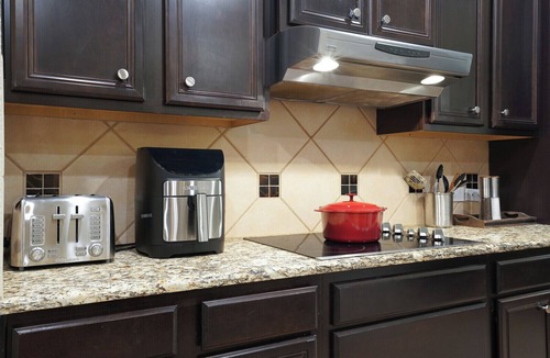 San Antonio House | Modern, minimalist home. Family-sized, smart home with backyard, pet-friendly!n
