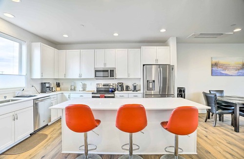 Monroe House | Modern Monroe Home - Private Yard & Mtn Views