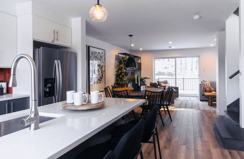 Saint-Faustin-Lac-Carre House | Modern Mont Blanc Ski in/Ski out Townhouse