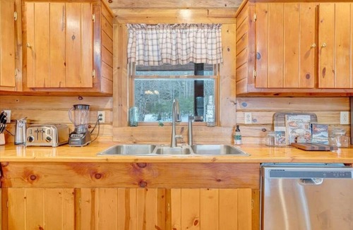Hot Springs House | Modern Mountain Cabin Hot Tub | Hot Springs, VA